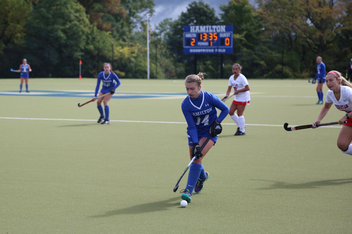 Field hockey preserves top-10 national ranking after split NESCAC weekend