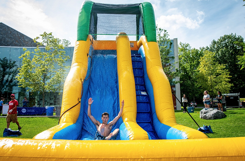 Campus Activities Board hosts water-themed carnival, weather cooperates