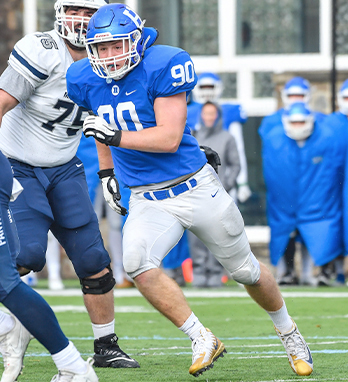 Last-second field goal propels football to victory over Amherst