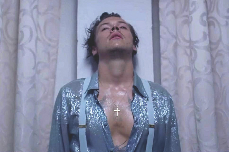 Review: Harry Styles&#8217;s &#8220;Lights Up&#8221;