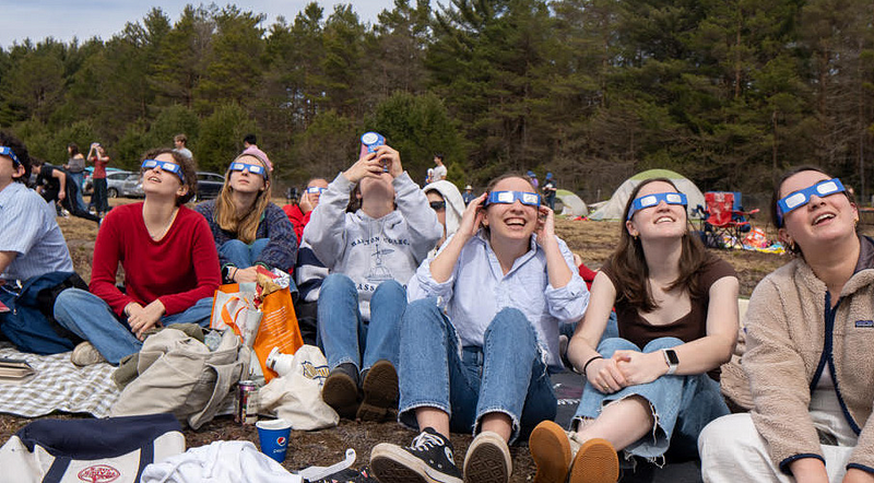 Hamilton community watches the solar eclipse