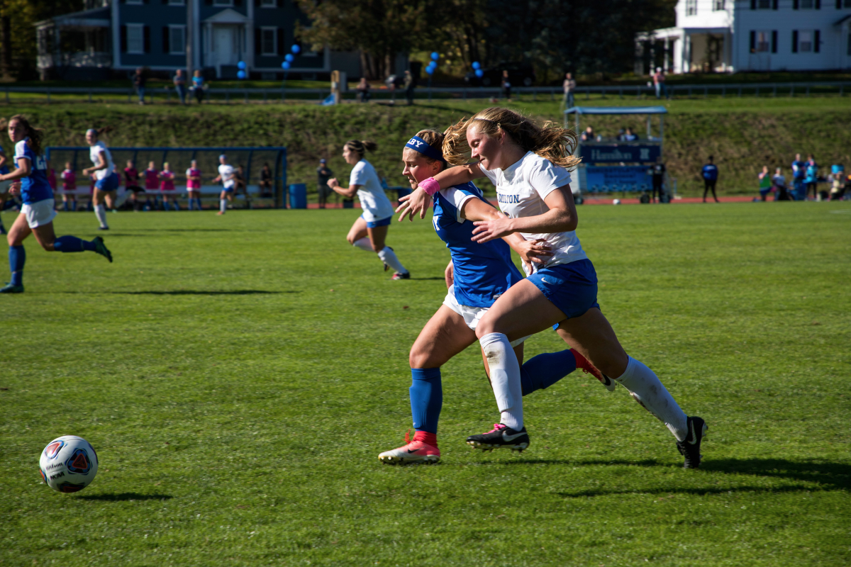 Women&#8217;s soccer rides four-game shutout win streak into playoffs