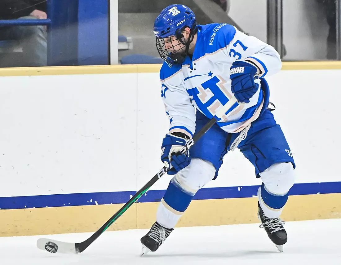 Men’s Hockey win nine straight games, ending the month of January undefeated
