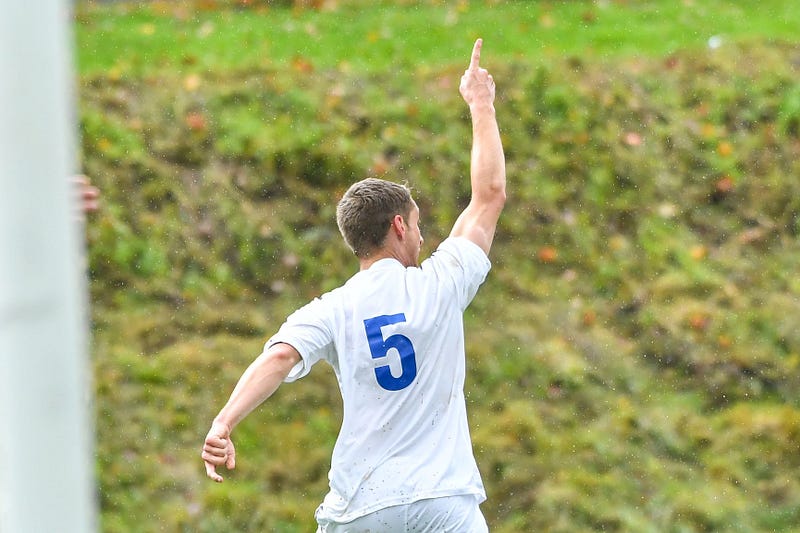 Men&#8217;s soccer&#8217;s impressive season comes to a close in semi-finals