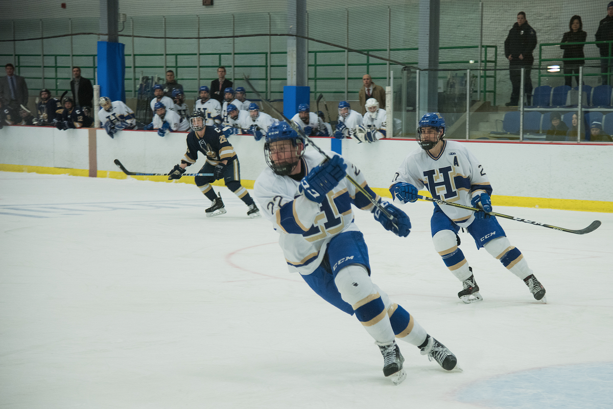 Men&#8217;s hockey splits weekend with loss to Amherst and win over SUNY-Canton